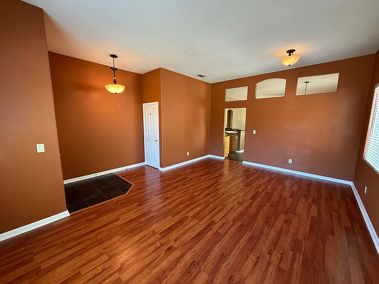 6425 Rabbit Hollow Way — Photo 3