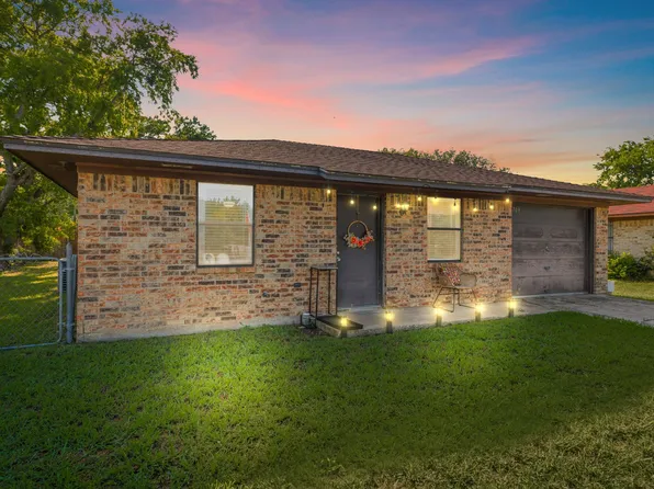 709 N 1st St, Sanger, TX 76266