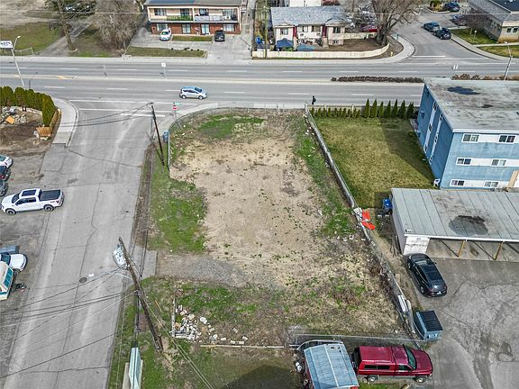 3rd image of 1315 Tranquille Rd