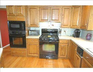 3rd image of 73 Brentwood Cir