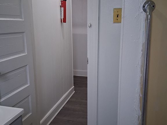 4th image of 1247 W Westmoreland St APT 3R