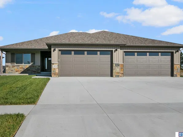 8032 Ephraem Pl, Lincoln, NE 68516