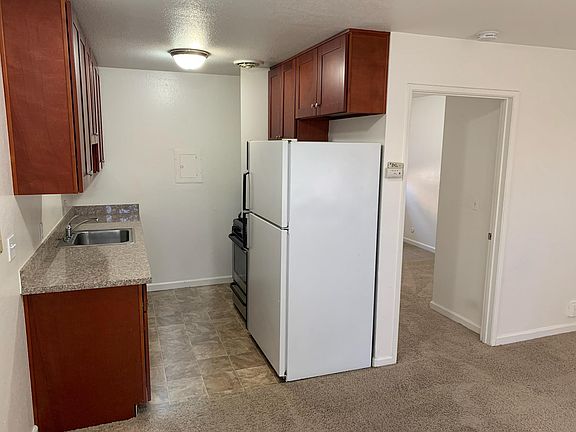 2nd image of 3027 4th Ave