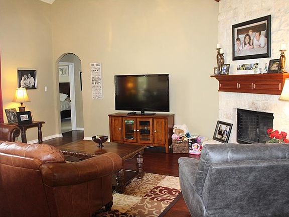 3rd image of 9001 Silsby Dr