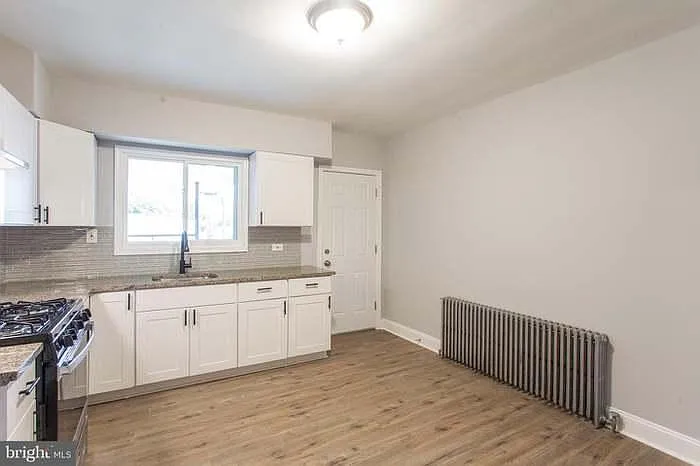 212 Franklin St — Photo 8