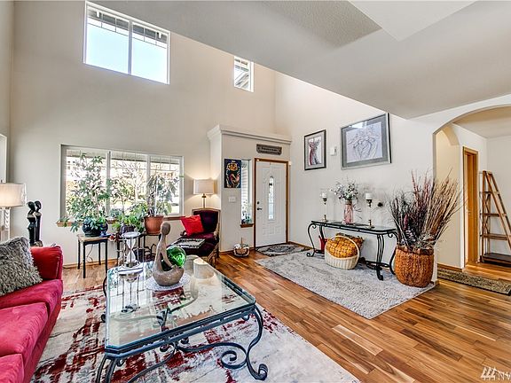 4th image of 8426 205th Street Ct E