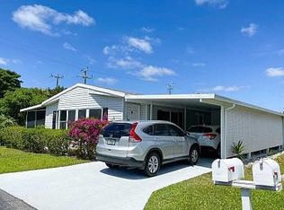 815 Sunglow St, Boynton Beach, FL 33436