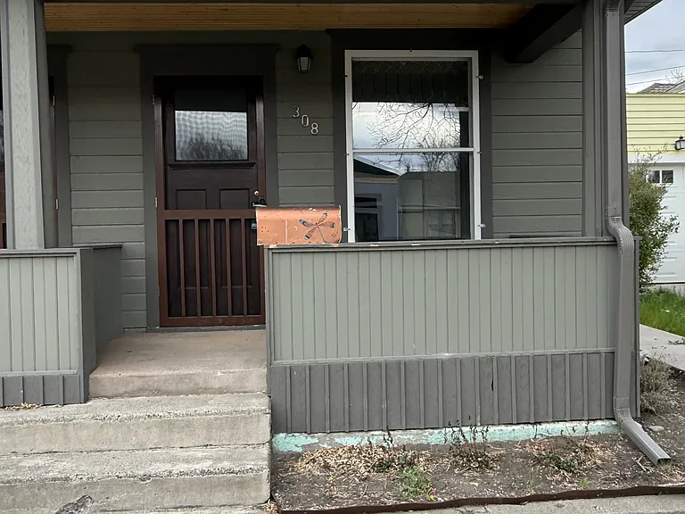 308 E Callender St — Photo 2