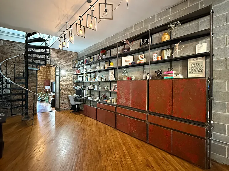 1111 W Randolph St #2 — Photo 8