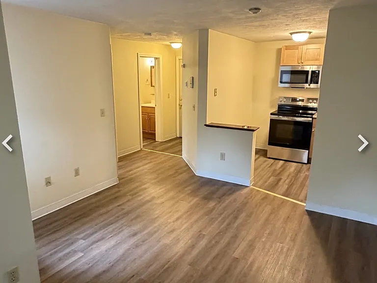 17 Blossom St #2 — Photo 7