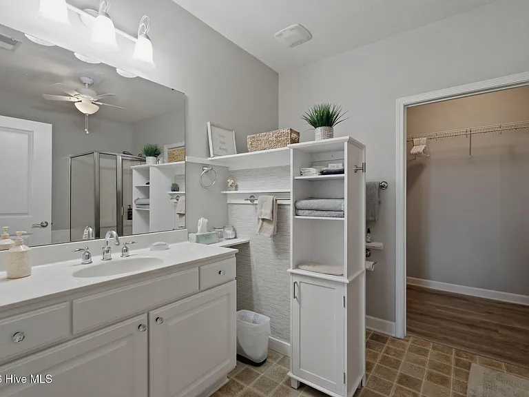 240 Woodlands Way #17 — Photo 22