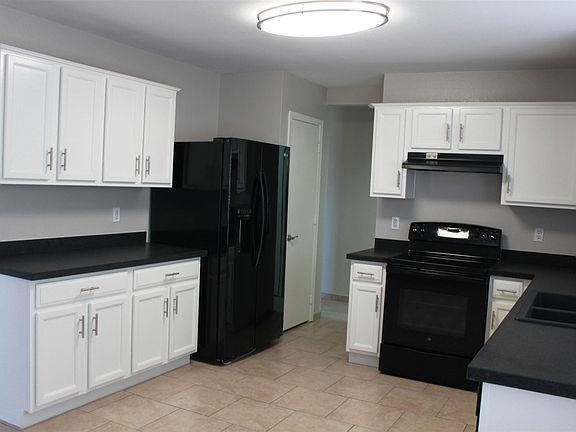 4th image of 16608 N 113th Dr