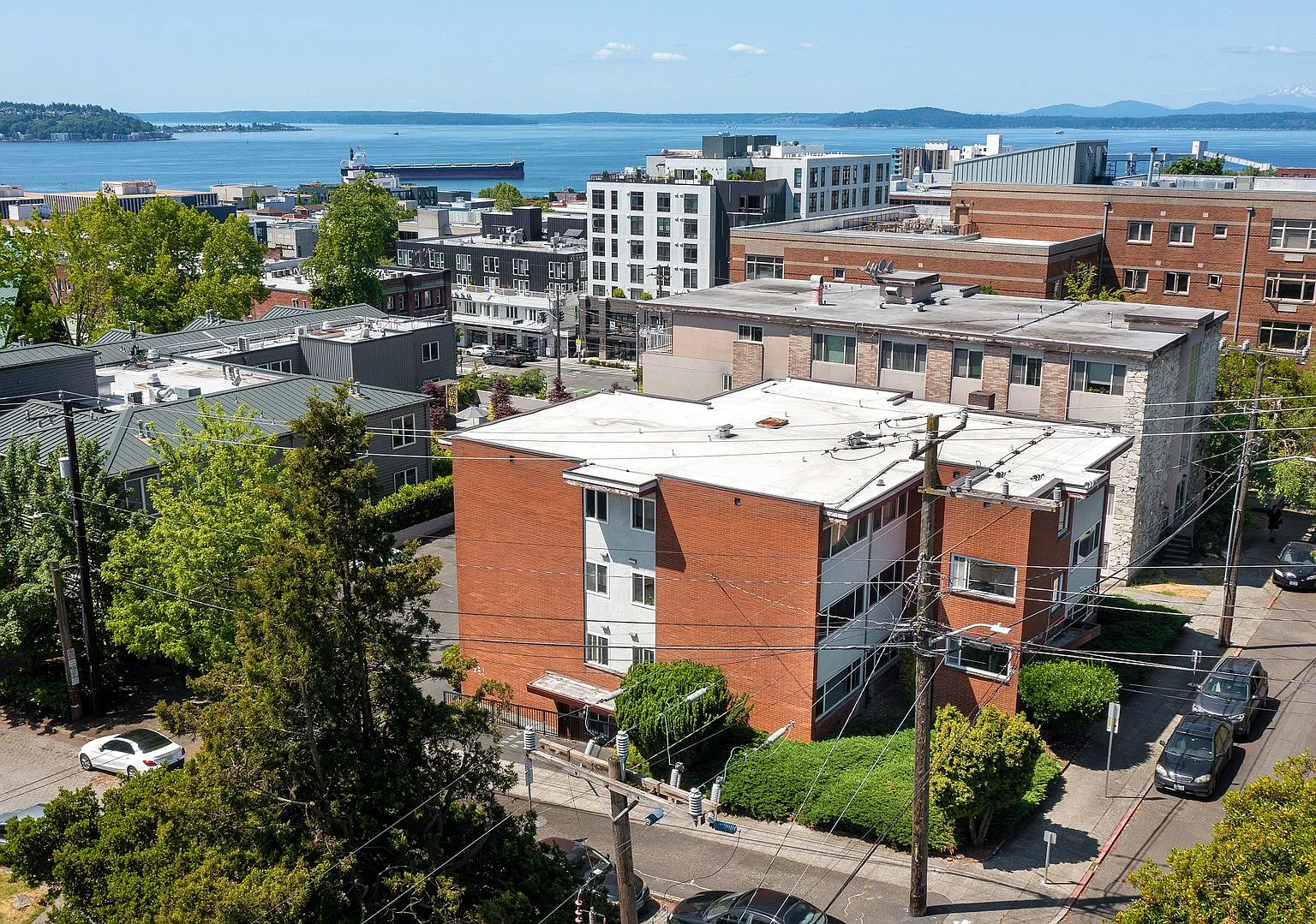 Vali Loa 13-Unit — Photo 1