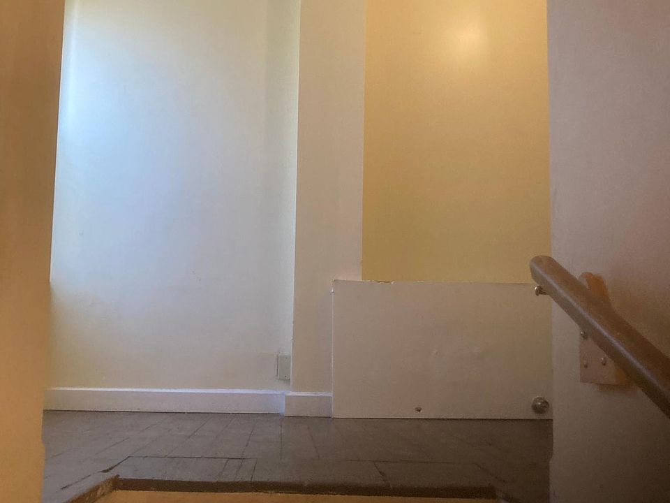 1st image of 1614 E 71st St