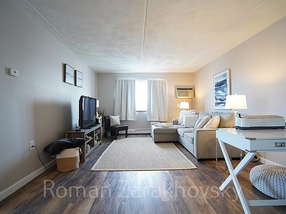2nd image of 12 Cottage Ct APT 11