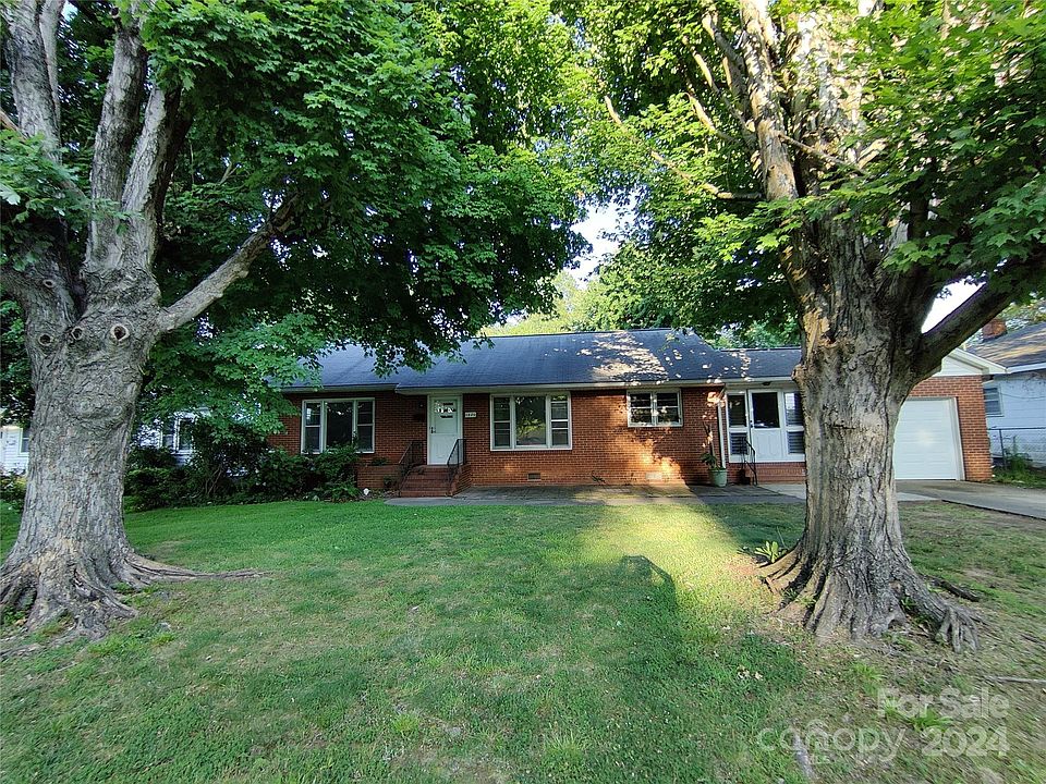 1st image of 1420 Parkview Cir