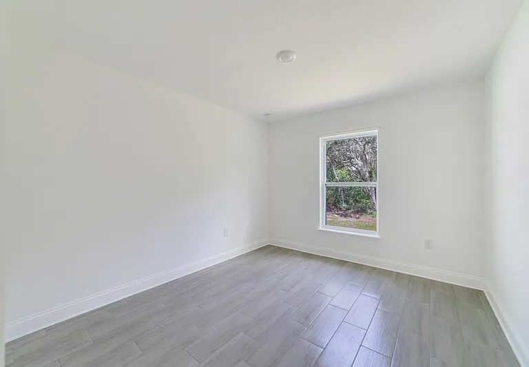 417 Saint Johns Ln — Photo 9