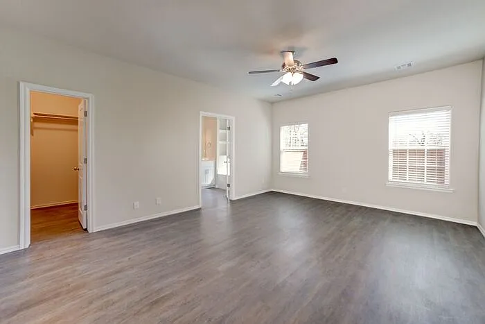 7724 S Chestnut Ave — Photo 17