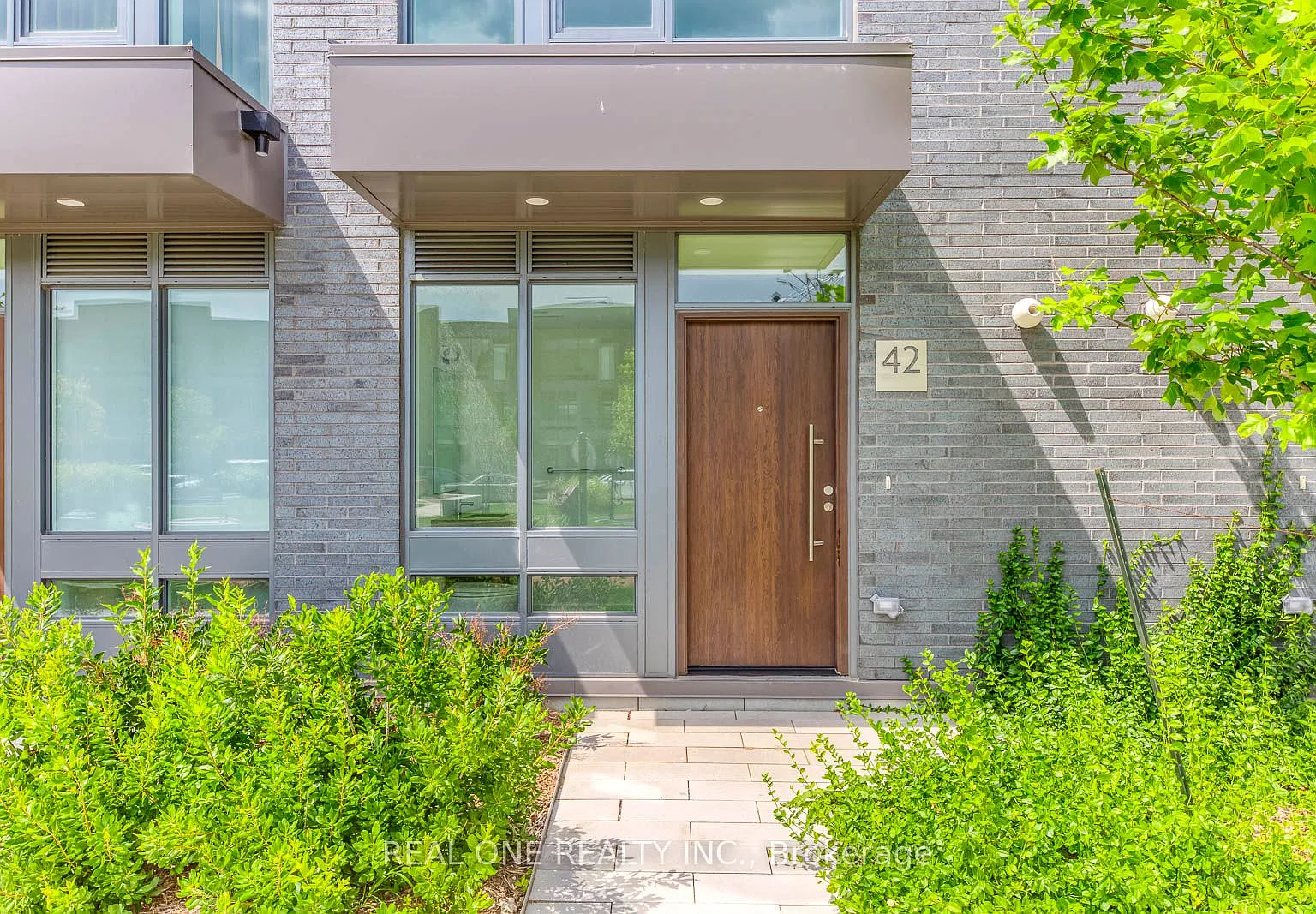 3 bed, $3,800 — Photo 2