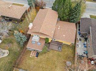 124 E Canterbury Dr SW, Calgary, AB T2W2G1
