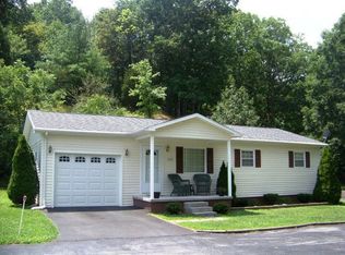 105 Whitfield St, Princeton, WV 24740