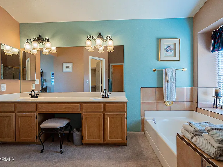 9023 W Lisbon Ln — Photo 38