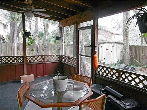 3rd image of 969/971 Lake Ln