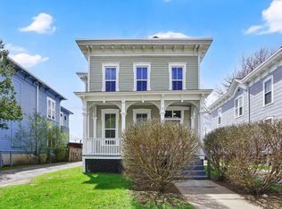 52 Thompson St, Springfield, MA 01109