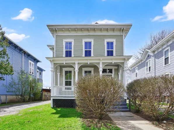 52 Thompson St, Springfield, MA 01109