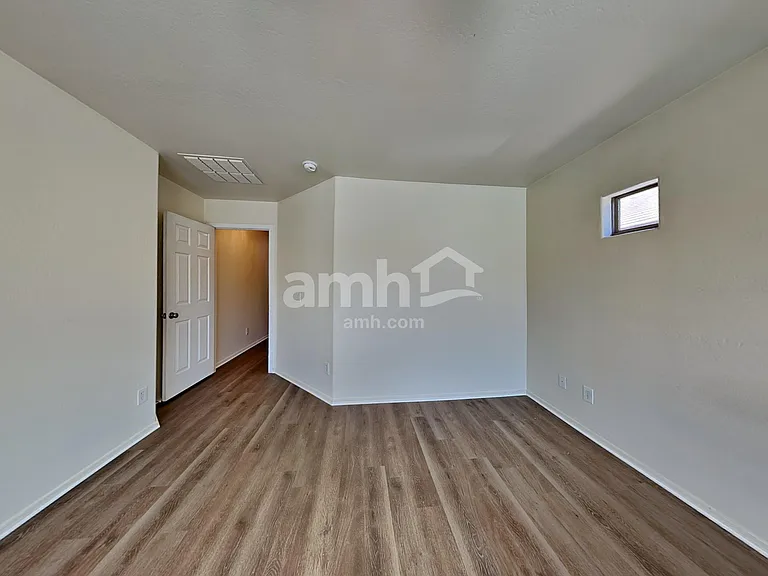 11837 W Flanagan St — Photo 8