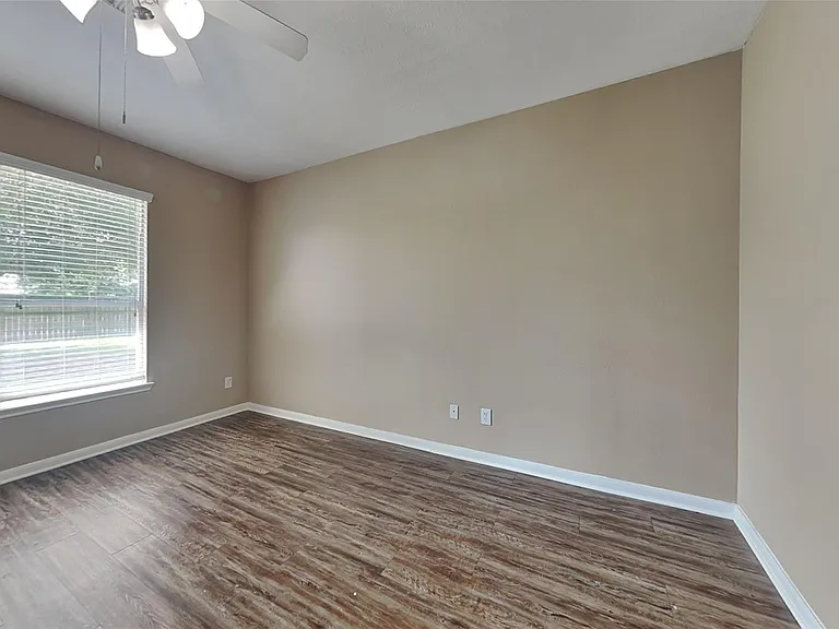 7418 Jacobs Well Dr — Photo 8