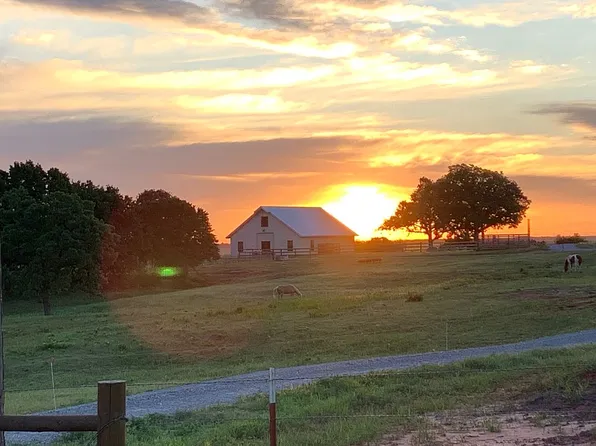 24600 N Peebly Rd, Luther, OK 73054