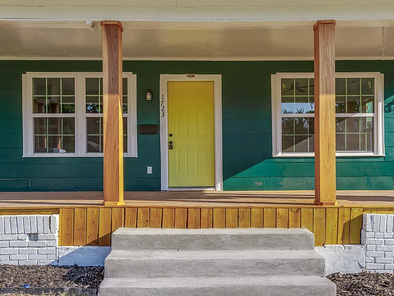 1723 W Park Pl — Photo 5