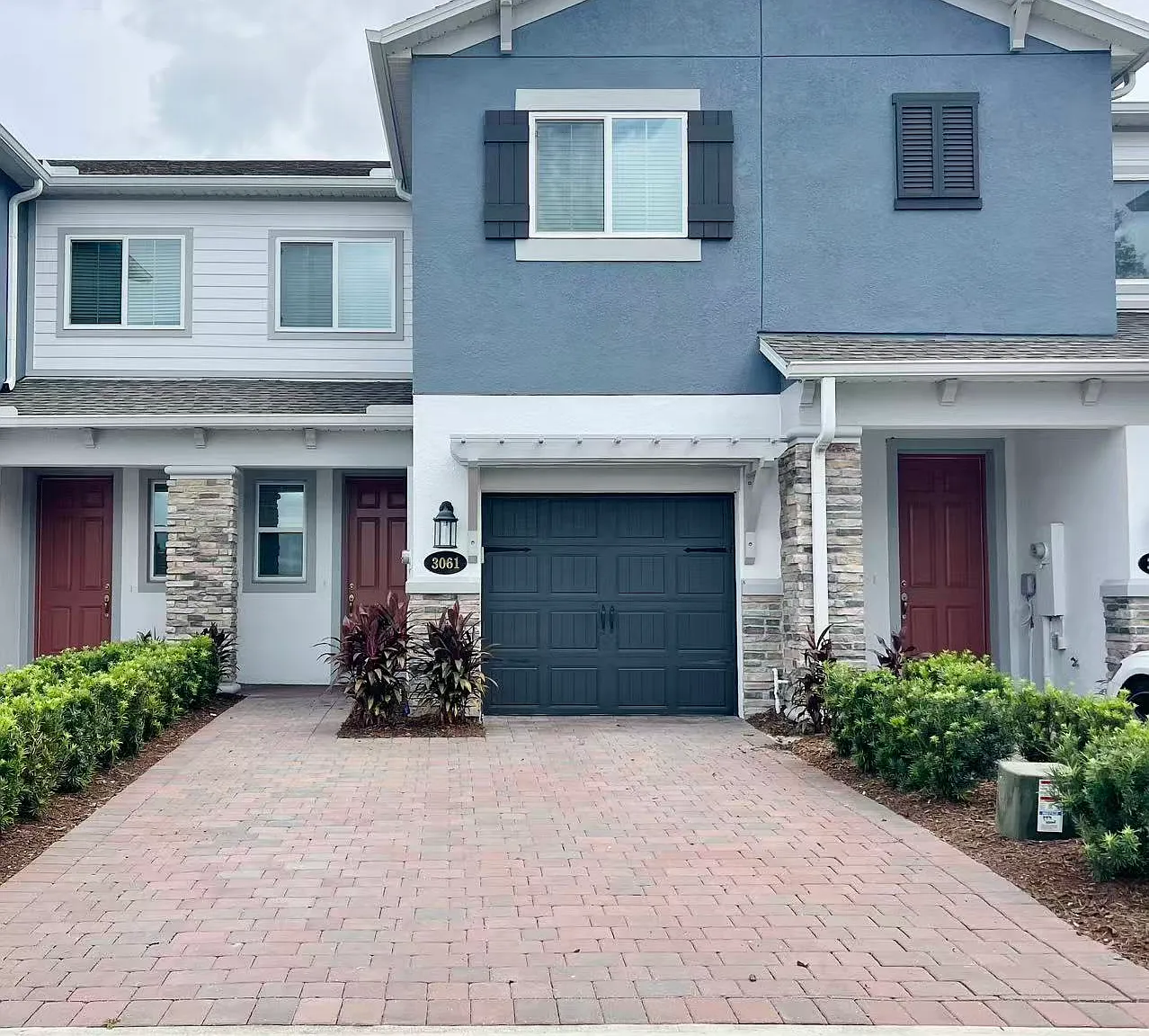 3 bed, 2.5 bath, 1669 sqft, $2,500 — Photo 2