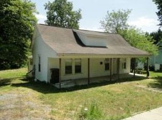 506 N 3rd St, Mebane, NC 27302
