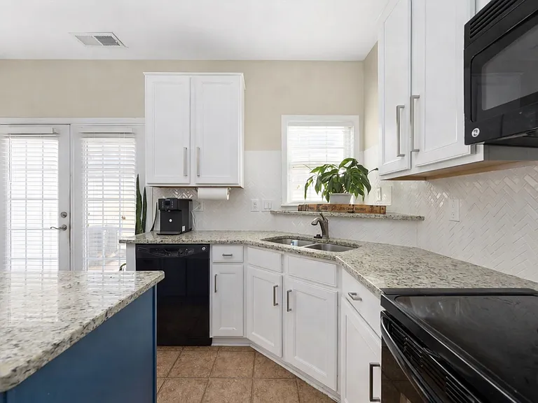10563 Stoneacre Ct — Photo 9