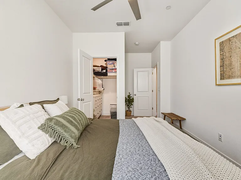 1304 Bloom Ln — Photo 35