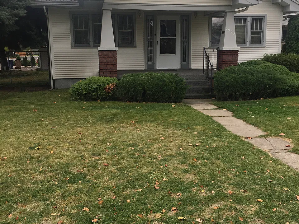 2903 W Fairview Ave