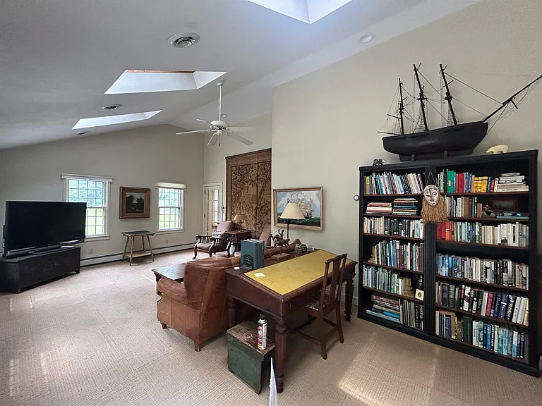 266 N Haverhill Rd — Photo 20