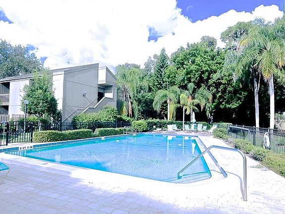 2nd image of 225 Woodland Dr #225