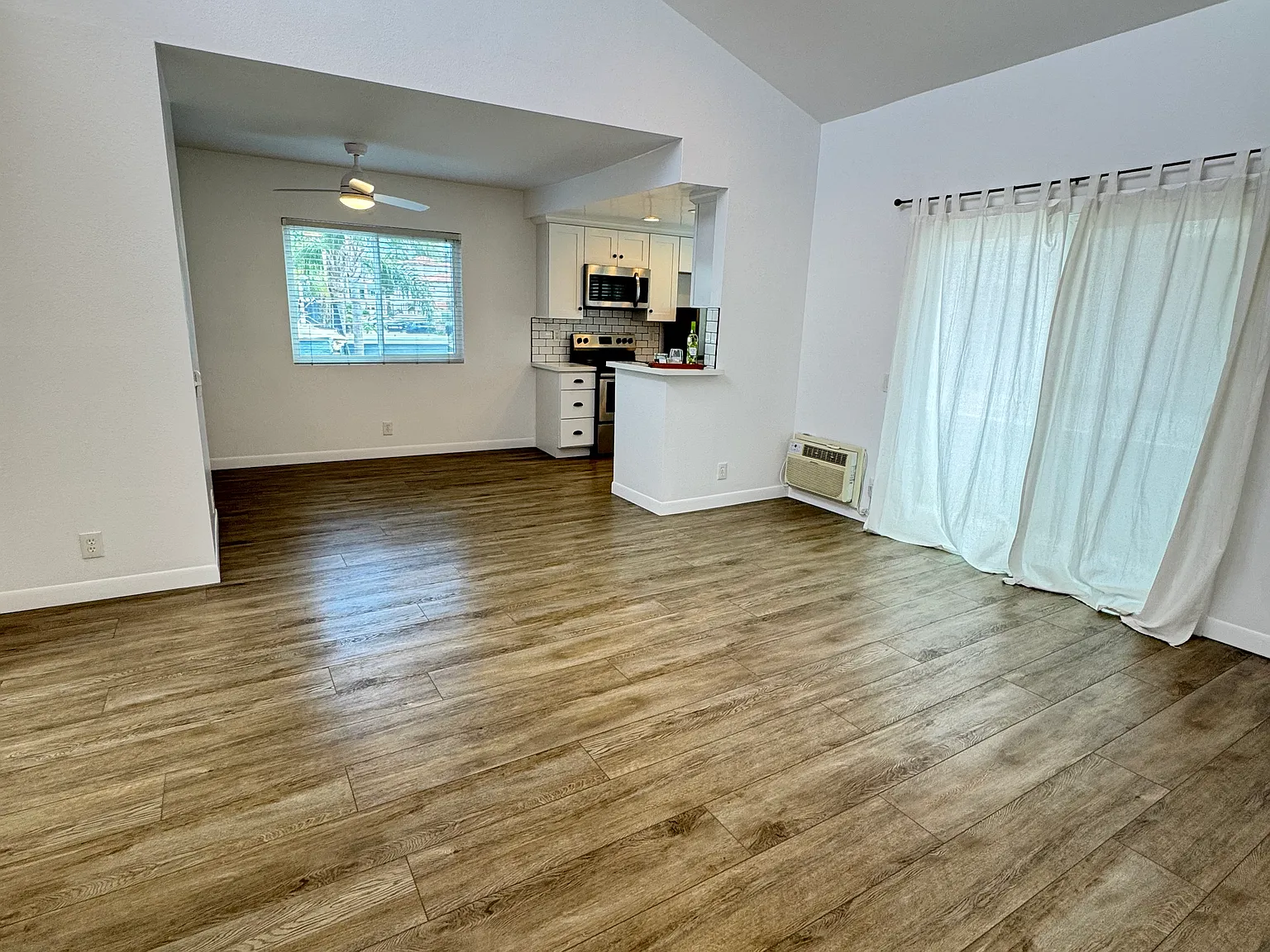 4659 Texas St — Photo 4