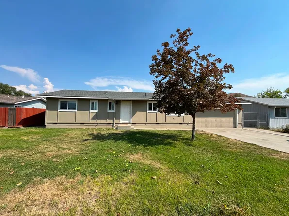 121 N 6th St, Montague, CA 96064