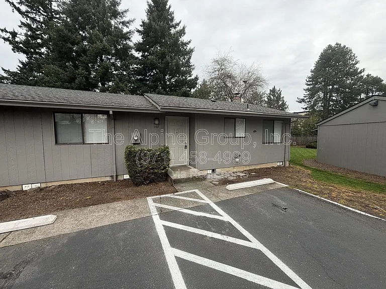 240 NE 143rd Ave — Photo 28