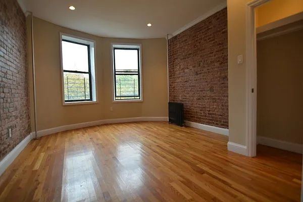 Rented by Hagstrom Management Inc | media 28