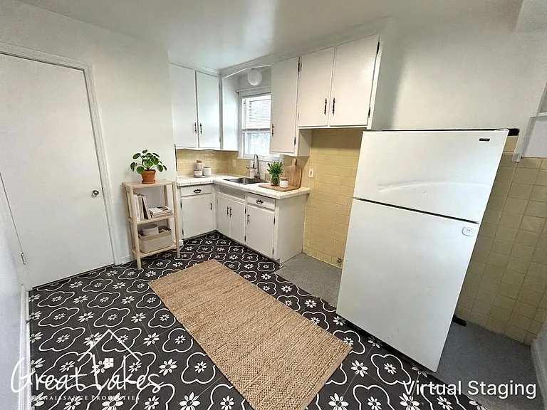 21728 Beechwood Ave — Photo 3