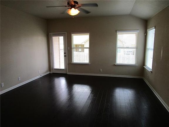4th image of 1817 Slate Creek Dr