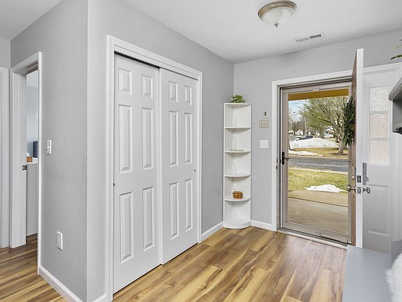 5th image of 29 Fireside Cir