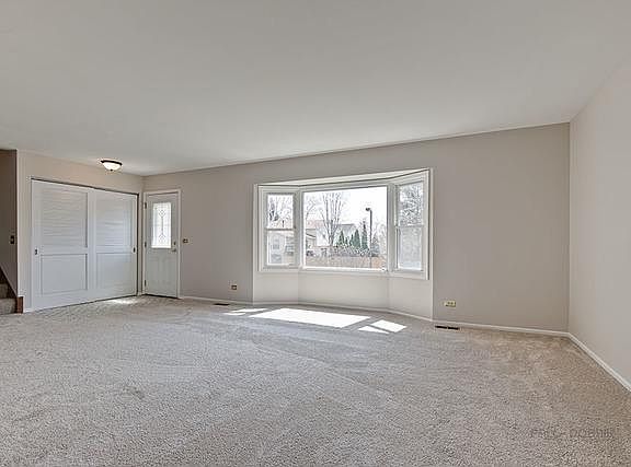 4th image of 214 Bryant Pl