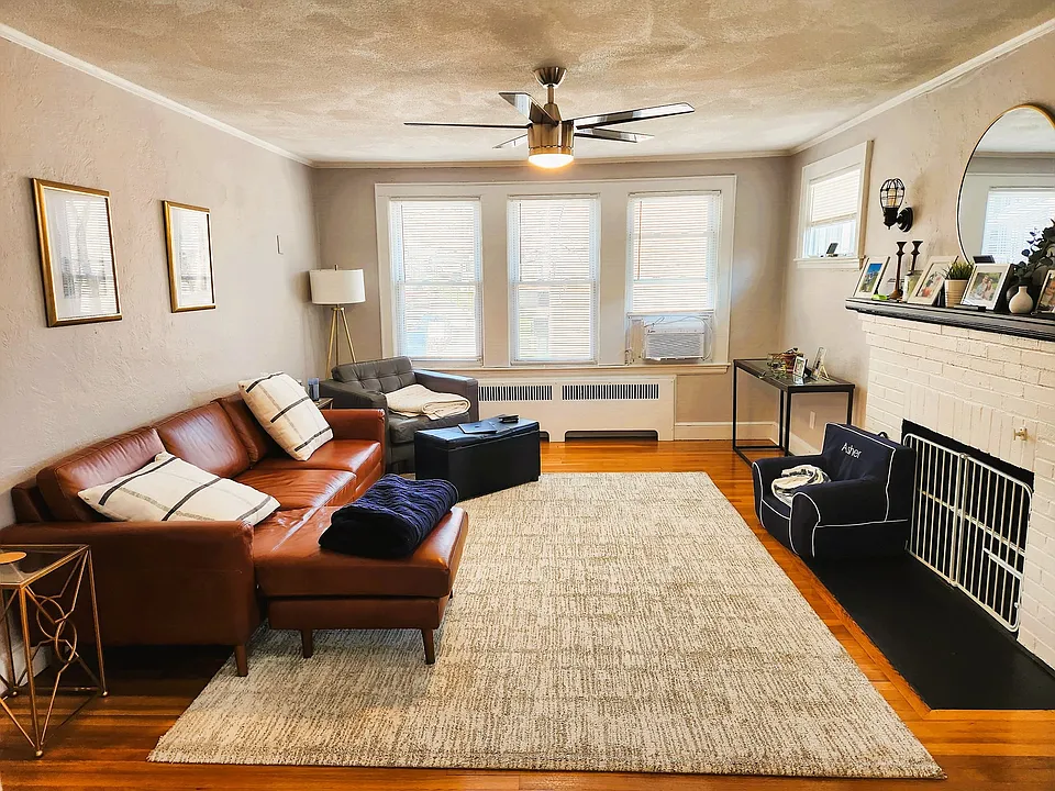 35 Woodstock Ave #35