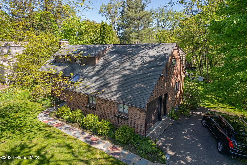 4th image of 1509 Dorwaldt Boulevard
